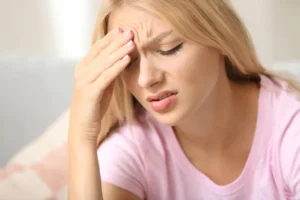 What are the symptoms of migraine?